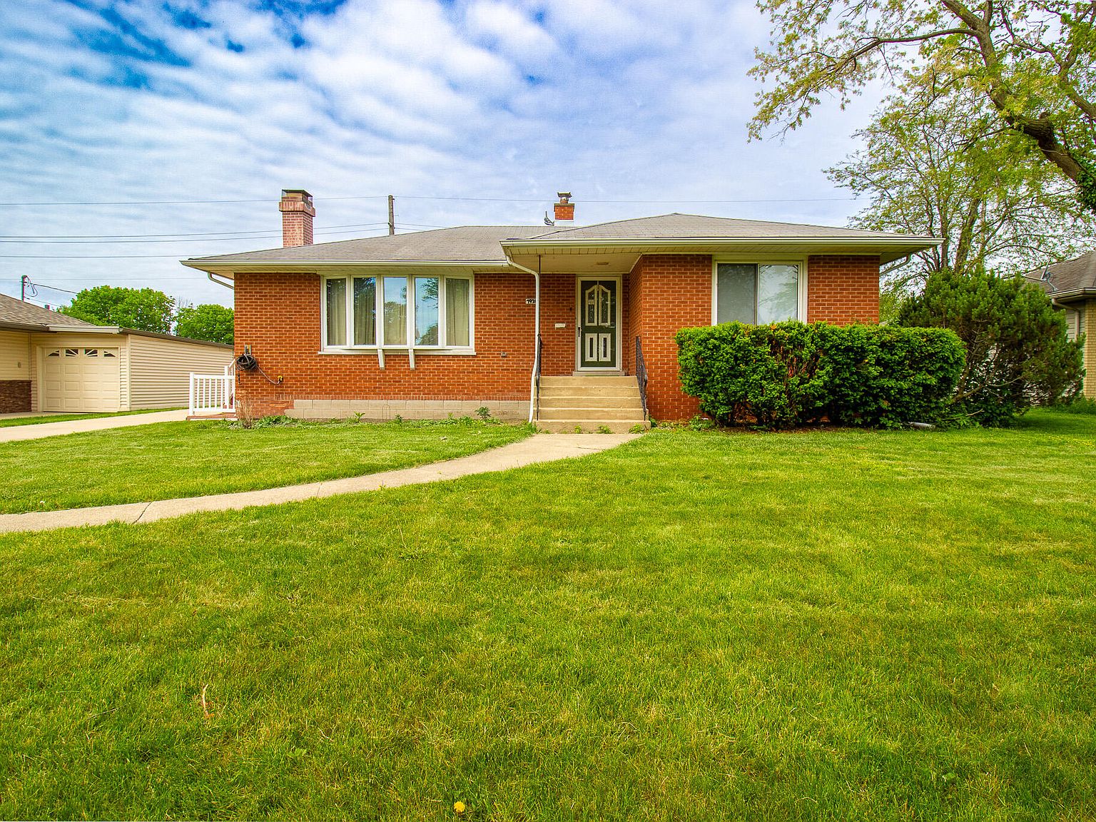 Brick residential home in Munster, Indiana