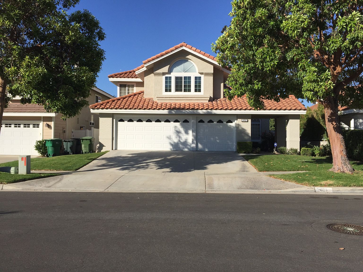 Two-story Sierra del Oro home in Corona