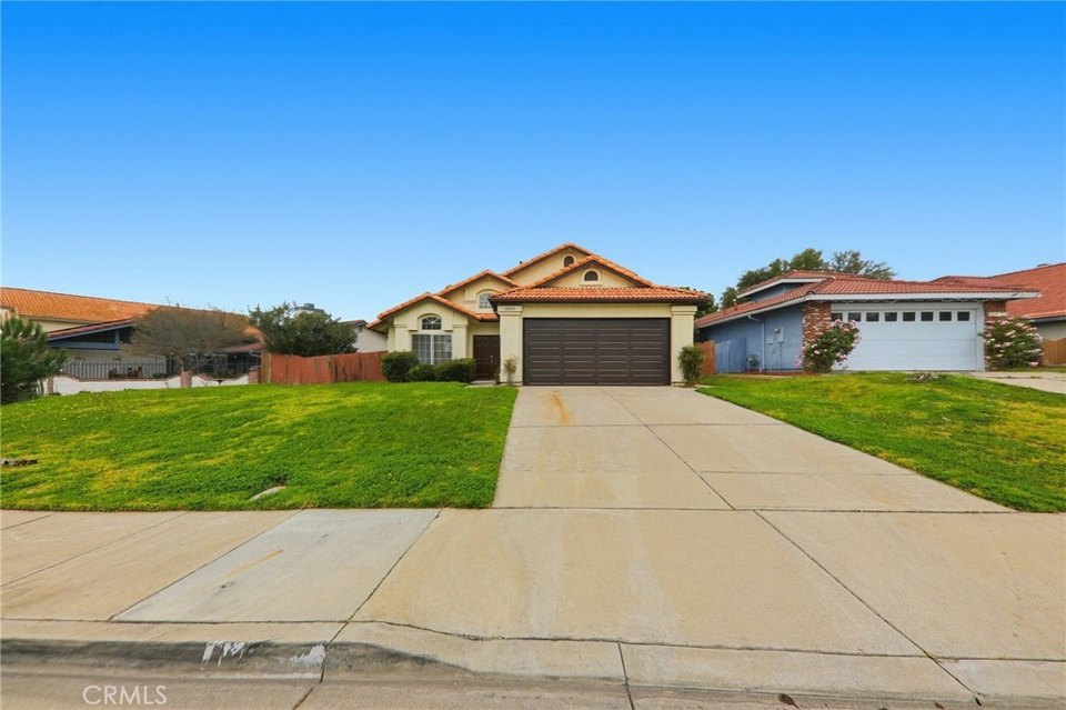Residential home and neighborhood in Murrieta